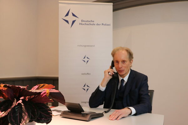 Telefonat Bundespräsident Prof. Dr. Lange